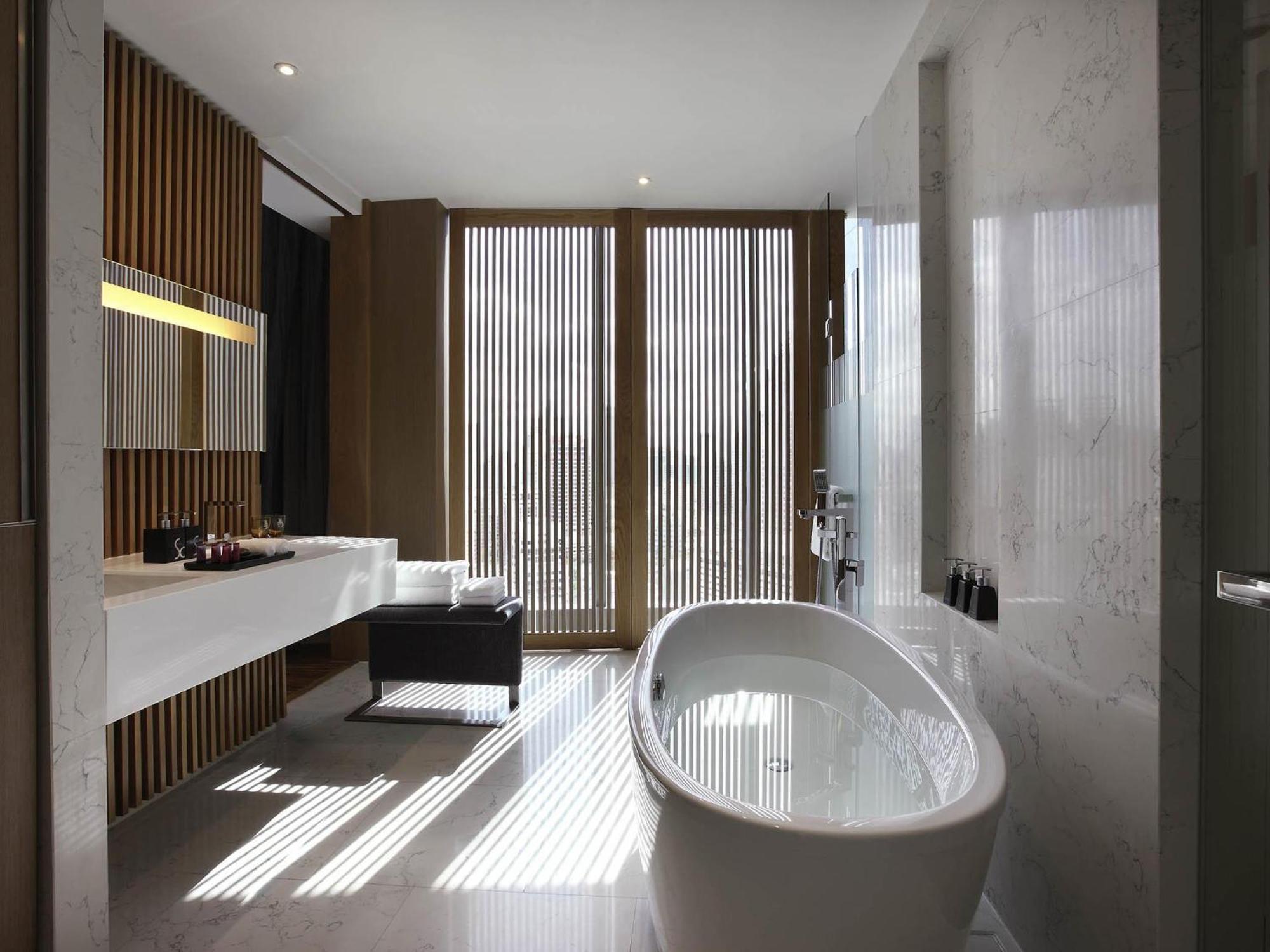 SO King Studio Room Skyline City View Club Signature Benefits,1730051037:JPEG